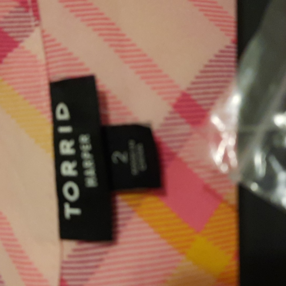 Torrid. size 2.  ( 18-20)  pink plaid top. - Picture 2 of 8